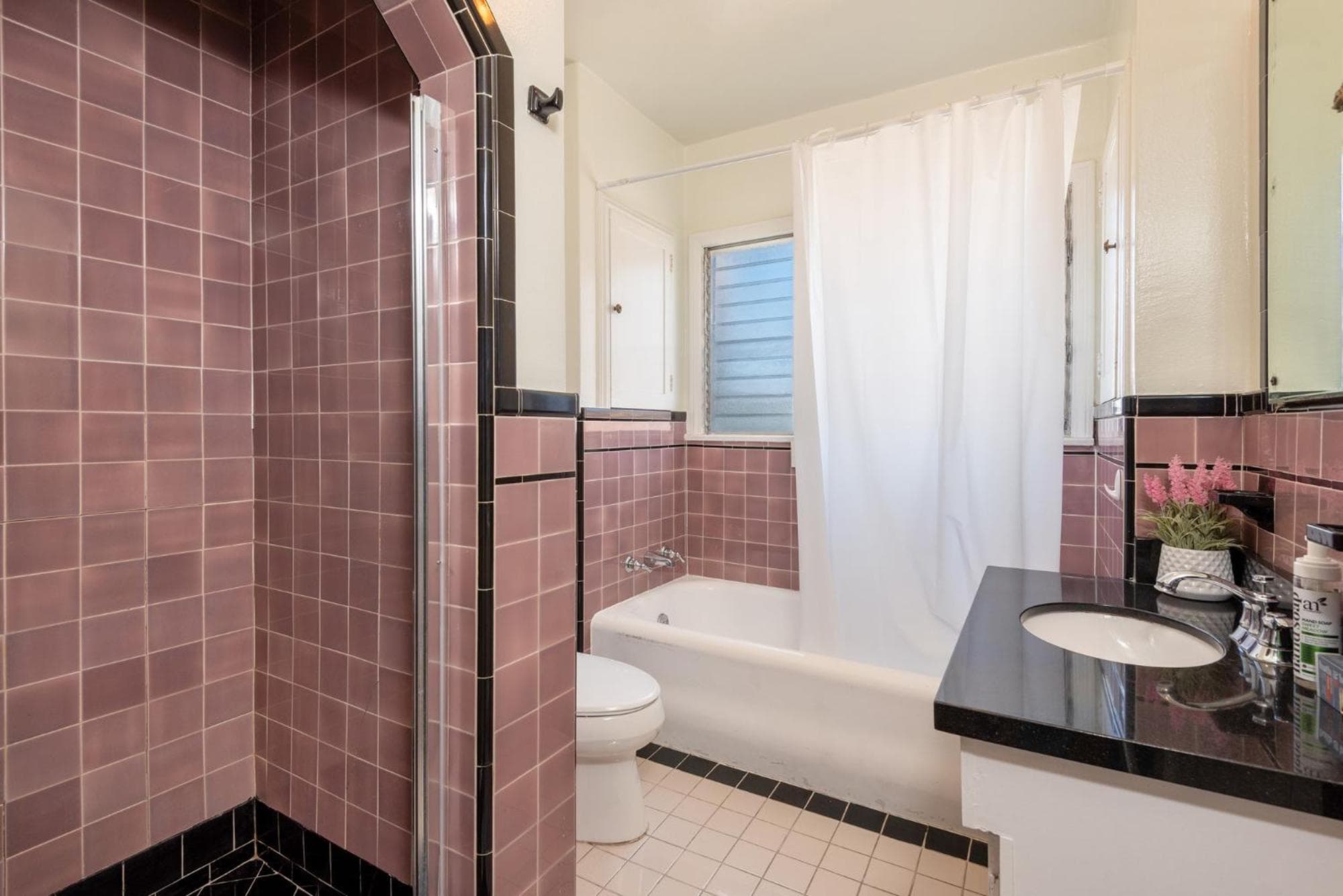 Photograph supplied for Spacious Family-Friendly Home w/ Hot Tub