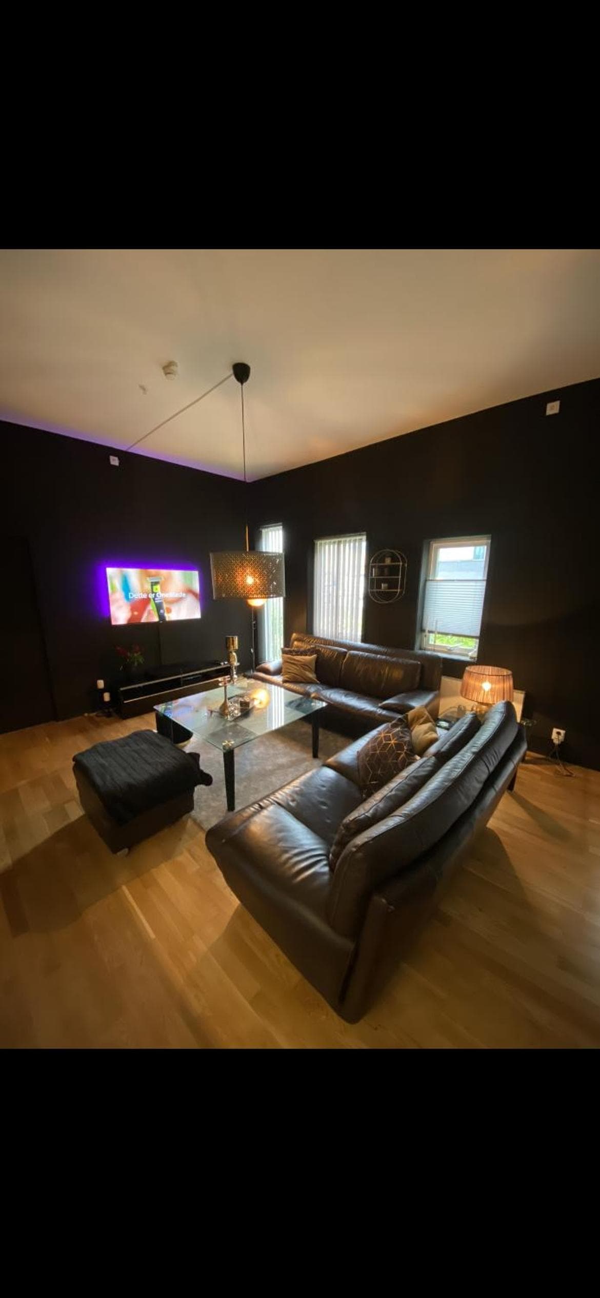Photograph supplied for Sentral moderne leilighet med to soverom