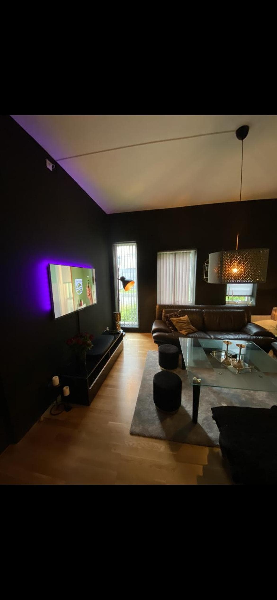 Photograph supplied for Sentral moderne leilighet med to soverom