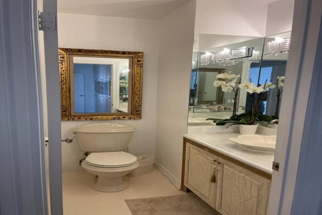 Photograph supplied for 5 Bedroom House In Beverly Hills