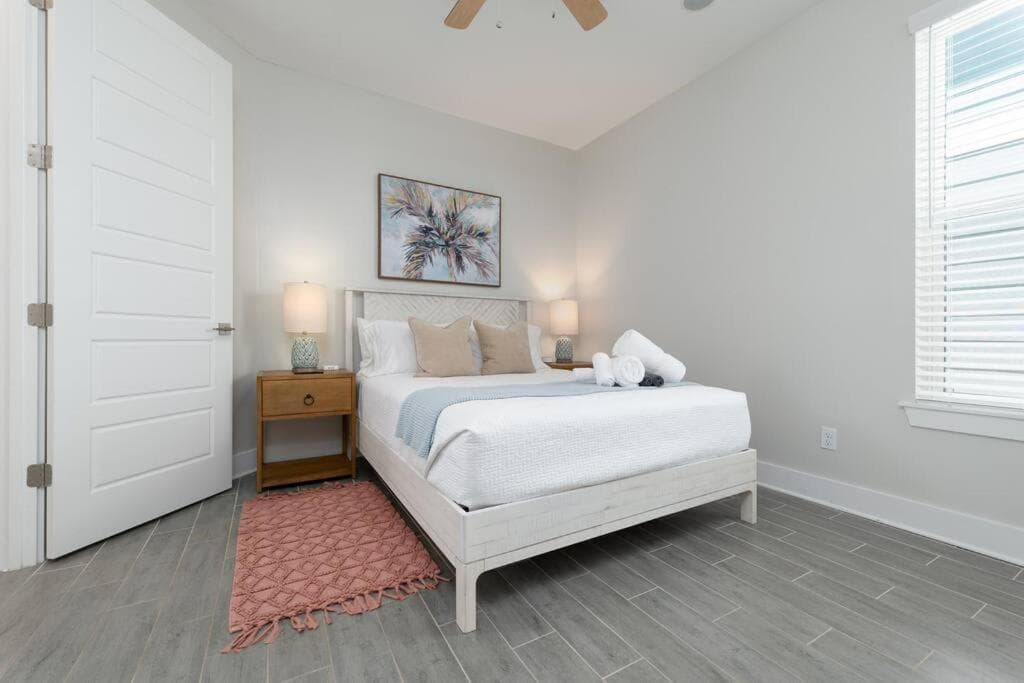 Photograph supplied for Be A Nomad - 4 Bedroom Jacksonville Beach - Sleeps 10 - Walk to the Pier