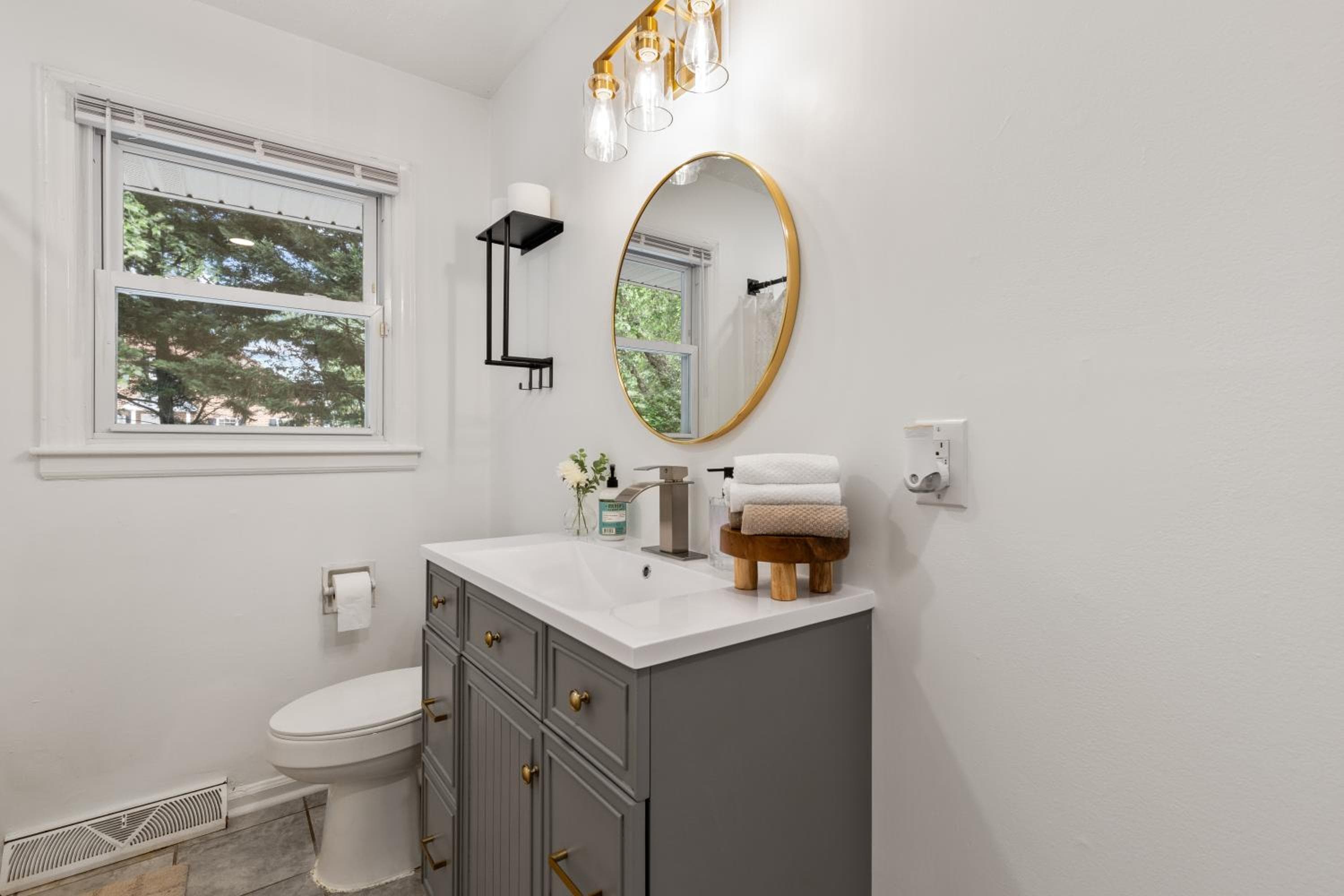 Photograph supplied for Cozy Brick Ranch Retreat-near DUKE, Dwntwn, RDU Airport