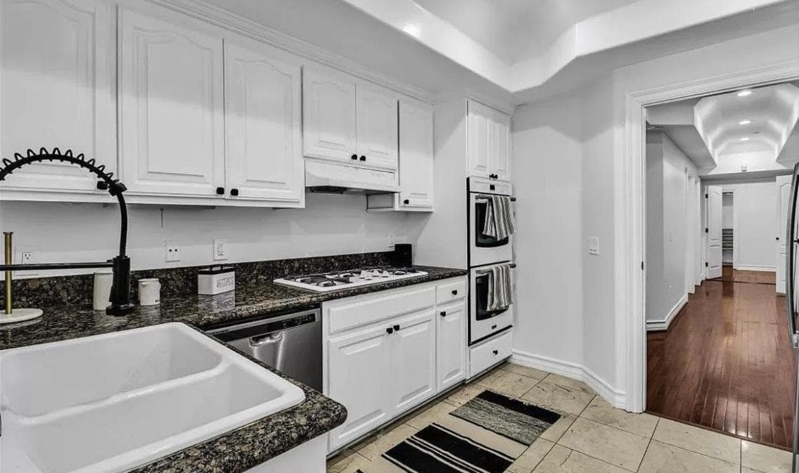 Photograph supplied for Cozy Condo