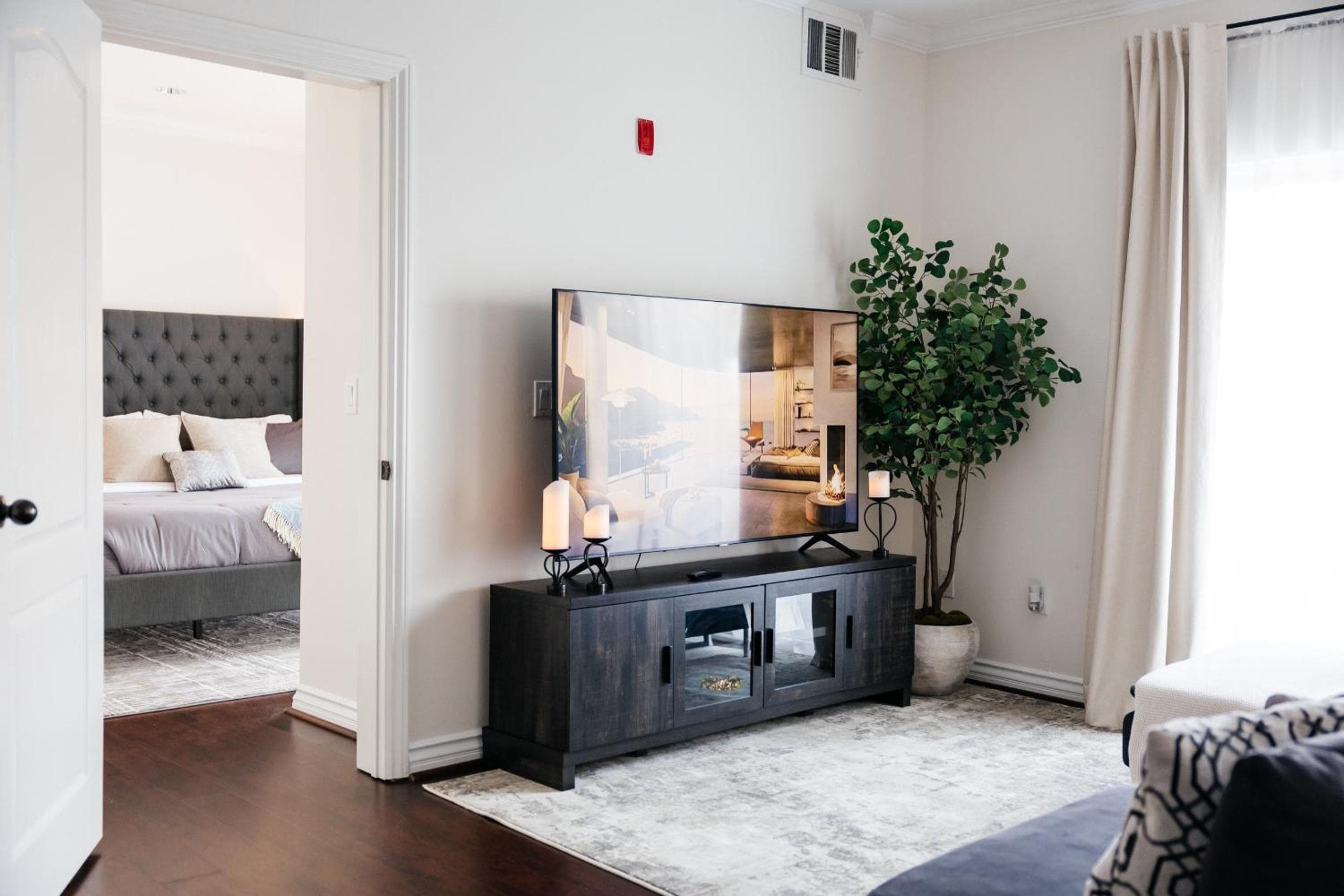 Photograph supplied for Lovely 1BD Condo on SunsetStrip