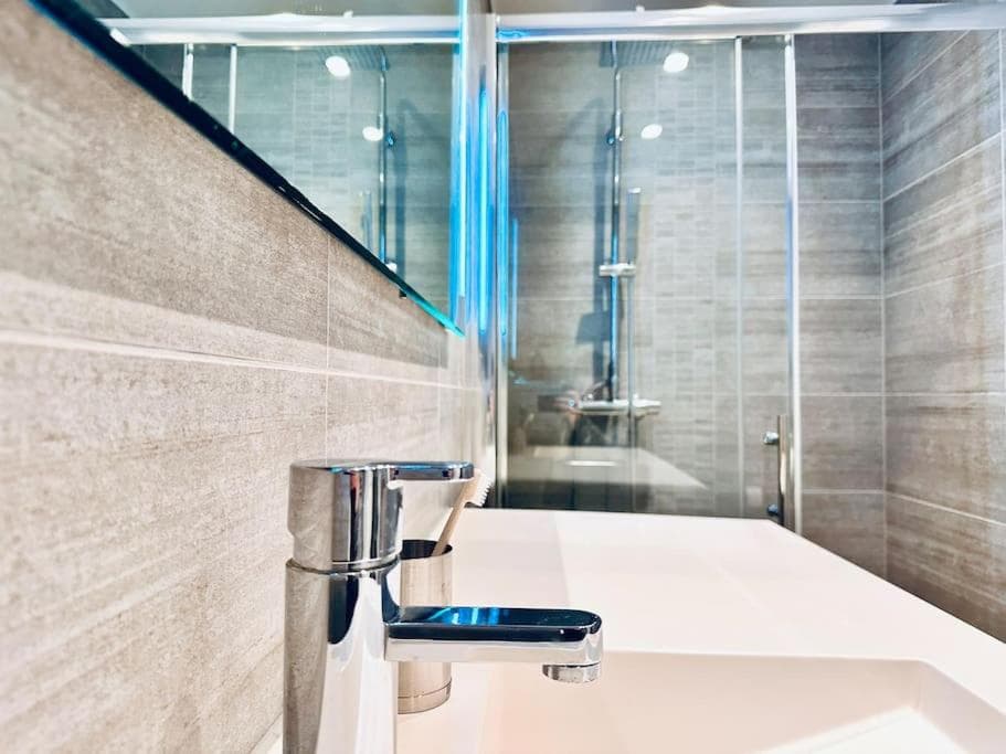 Photograph supplied for Modern Central Apartment
