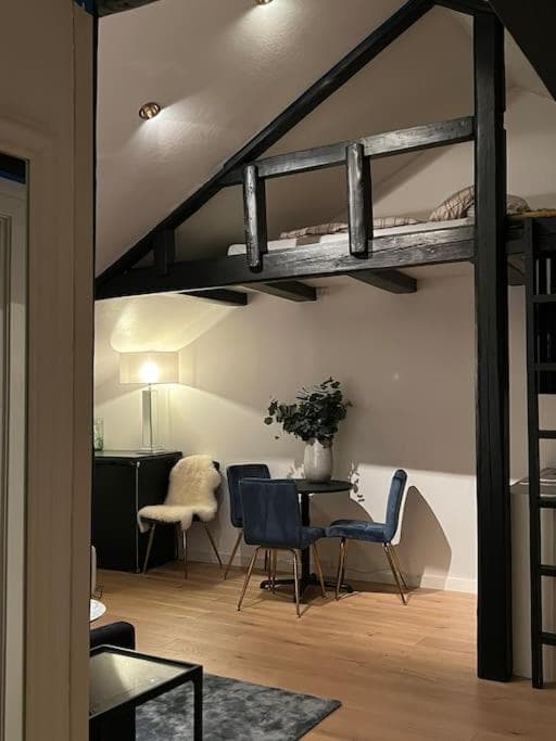 Photograph supplied for Beautiful city centre apartment with balcony