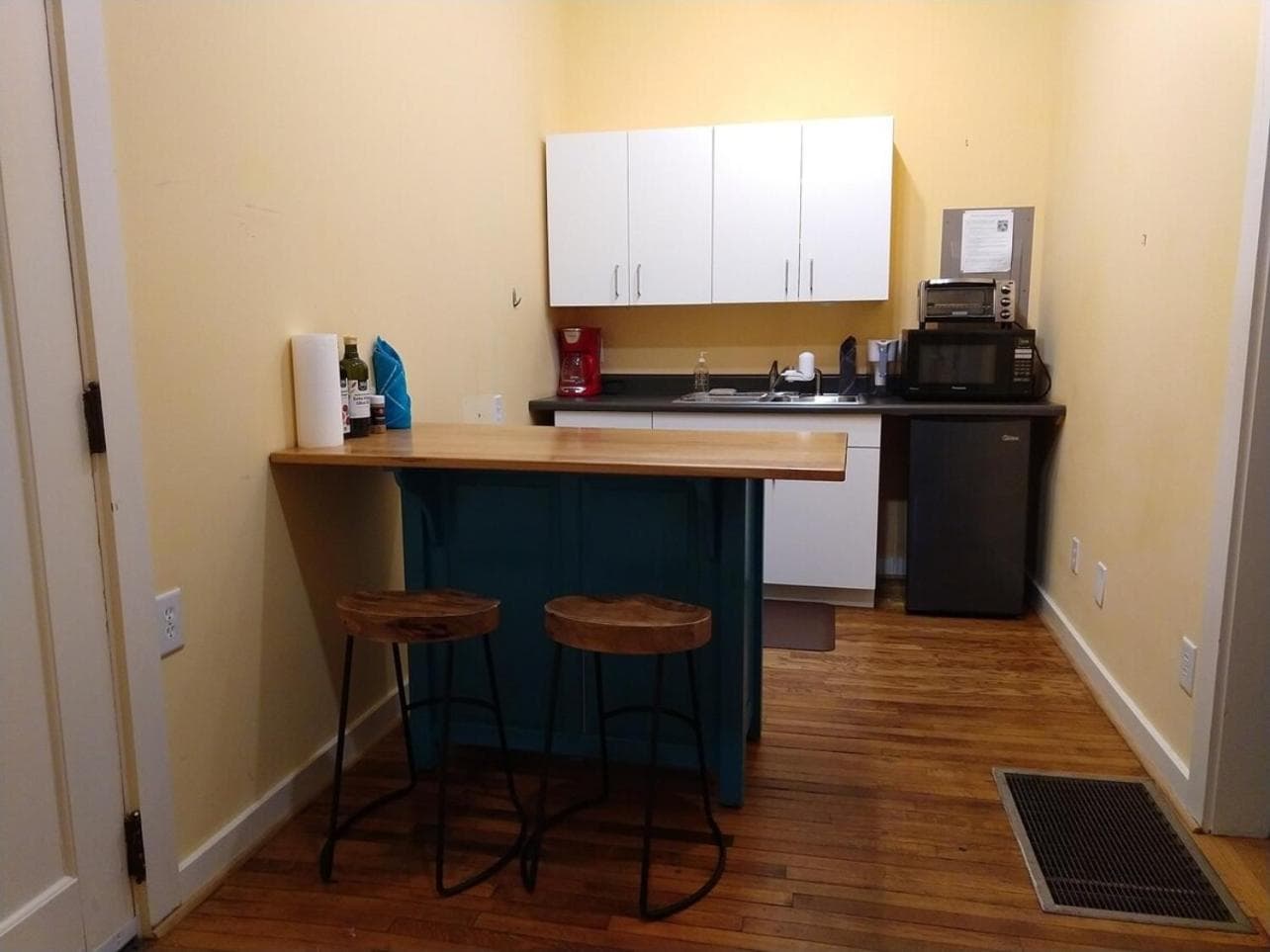 Photograph supplied for Spacious 3br Apt In Grand Old Home, Downtown Durham