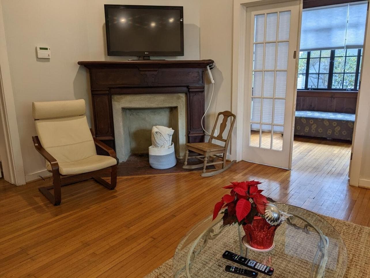 Photograph supplied for Spacious 3br Apt In Grand Old Home, Downtown Durham