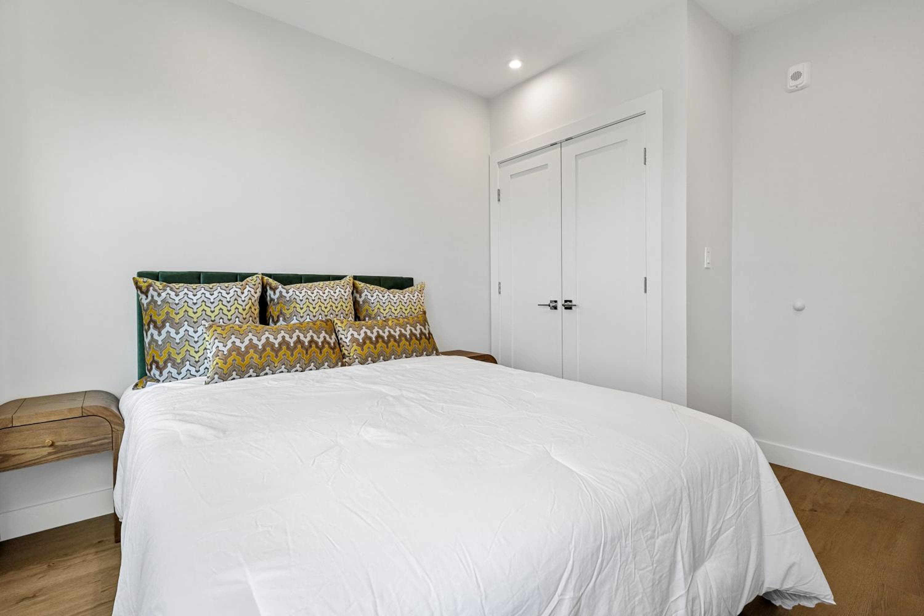Photograph supplied for 3BR2Bth MIT Harvard TD Garden BOS 2 Parking Spaces