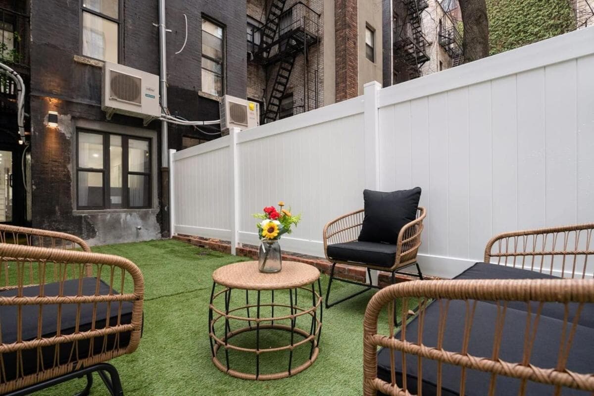Photograph supplied for 317-1D New 2BR Duplex WD Private Backyard