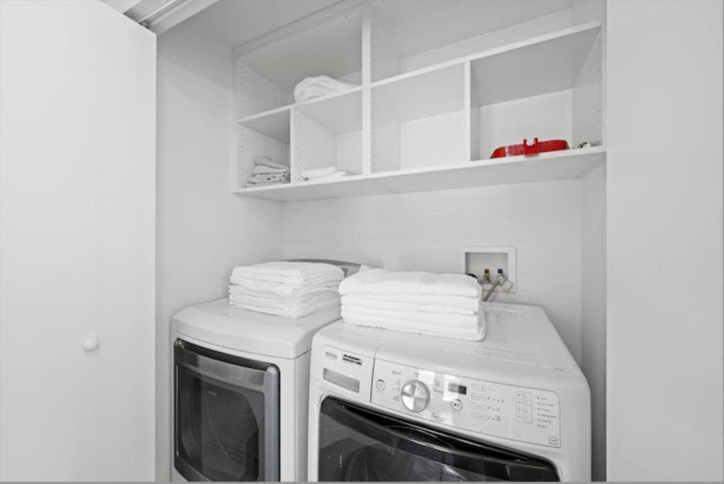 Photograph supplied for Elegant Beverly Hills Estate Sleeps 12