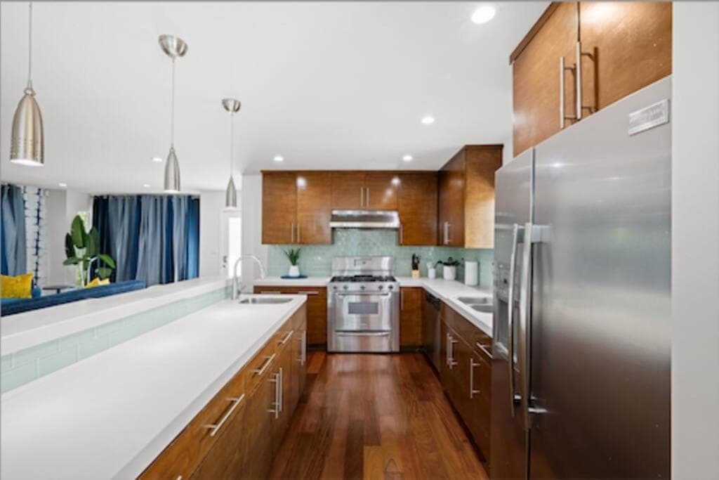 Photograph supplied for Elegant Beverly Hills Estate Sleeps 12