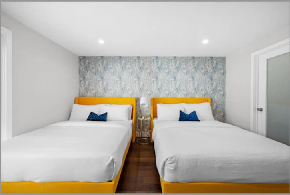 Photograph supplied for Elegant Beverly Hills Estate Sleeps 12