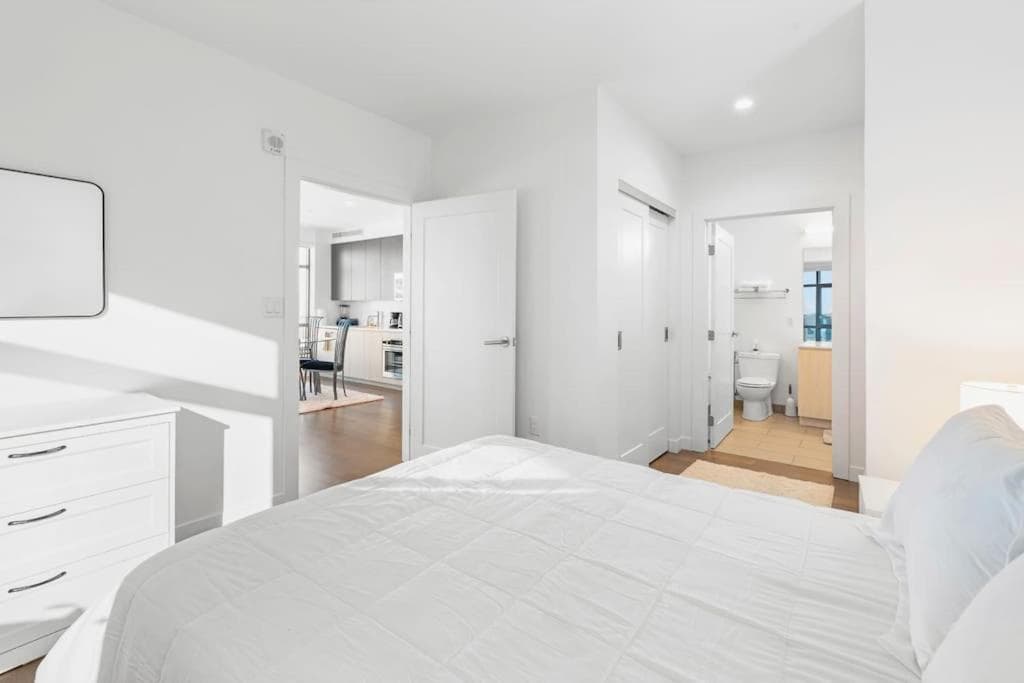 Photograph supplied for Fancy 2BR 2BA Condo Fenway Boston