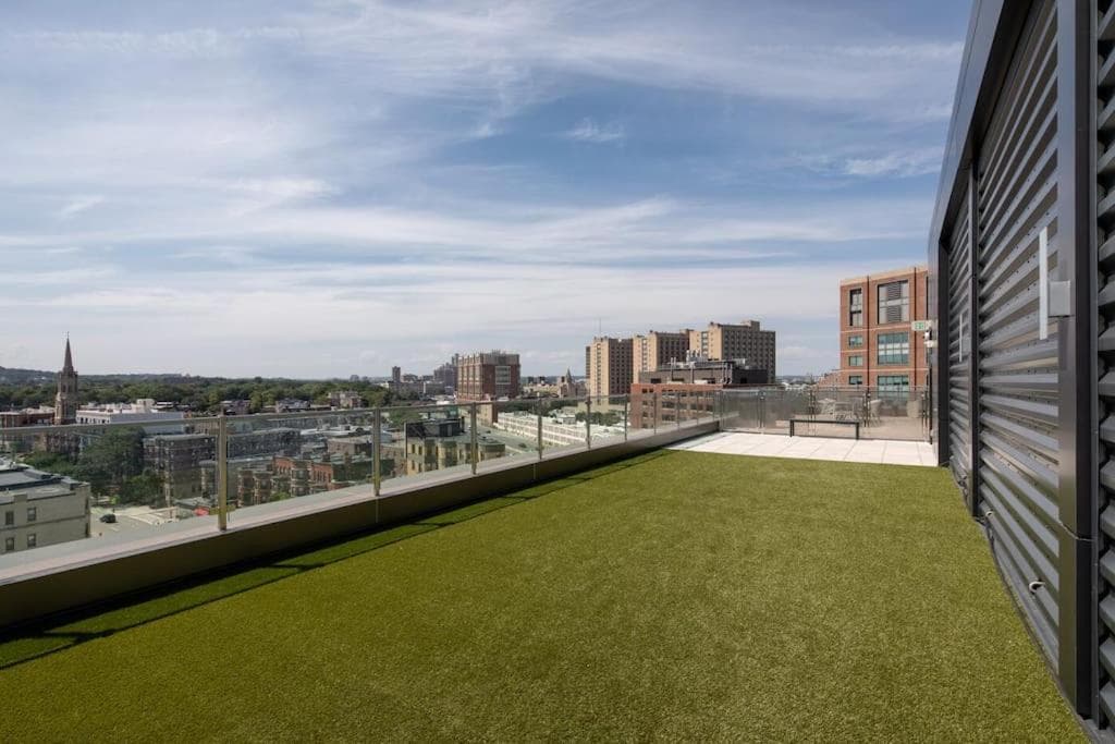 Photograph supplied for Fancy 2BR 2BA Condo Fenway Boston