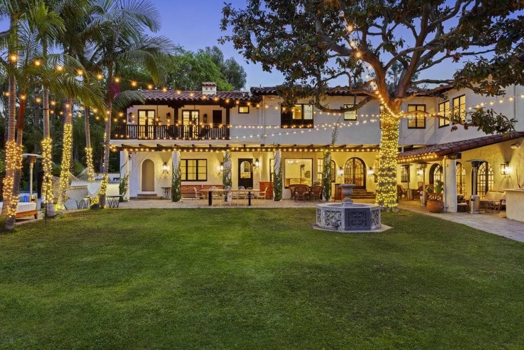 Photograph supplied for Prestigious BH Spanish Villa with Pool, Jacuzzi, BBQ
