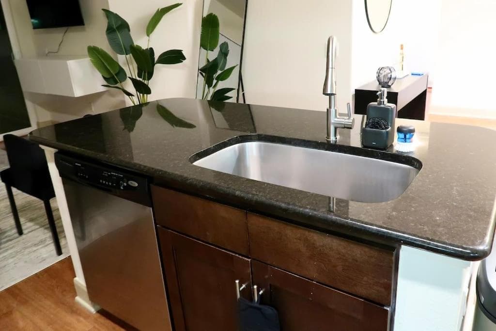 Photograph supplied for Luxury 2BR APT Walking Distance to NRG STADIUM & RODEO