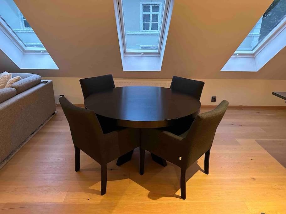 Photograph supplied for Flott og stor leilighet midt i Bergen Sentrum
