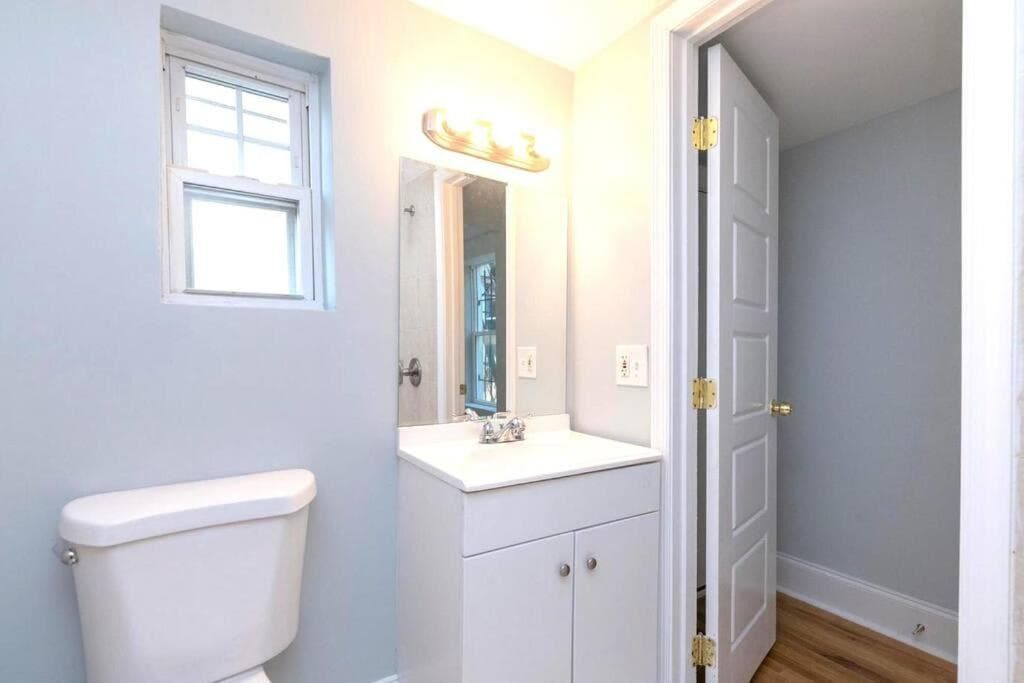 Photograph supplied for Entire House King Bed near Downtown Free Parking