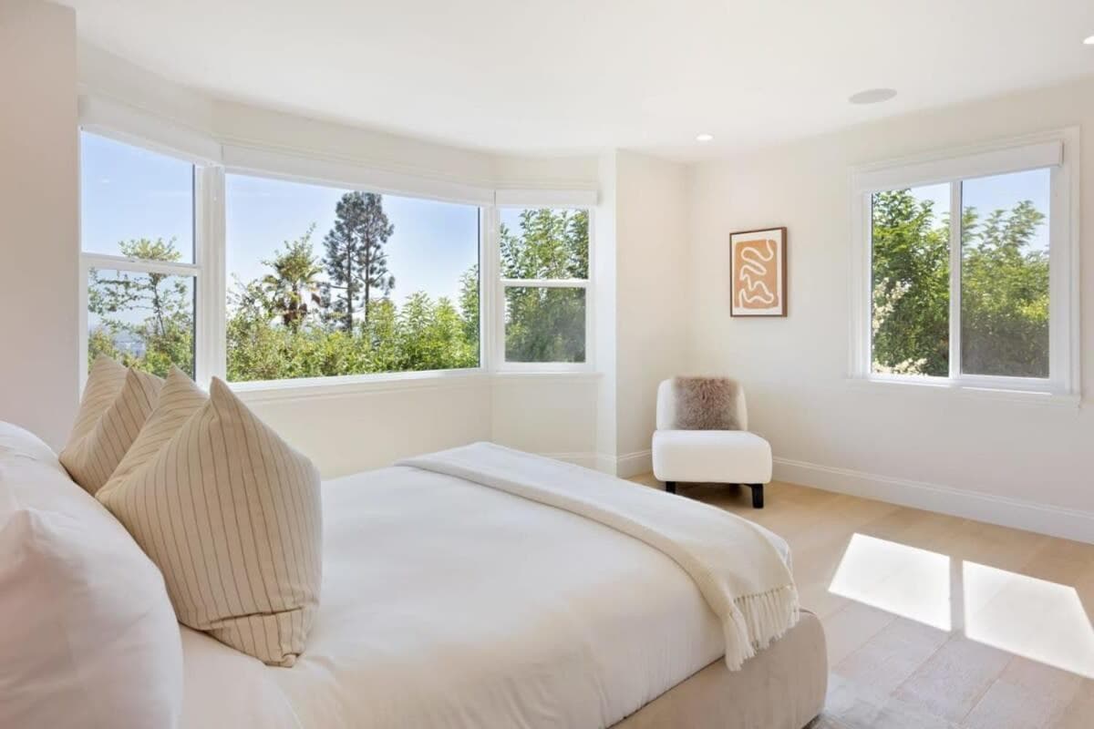 Photograph supplied for Balmain Manor by Stay Awhile Villas
