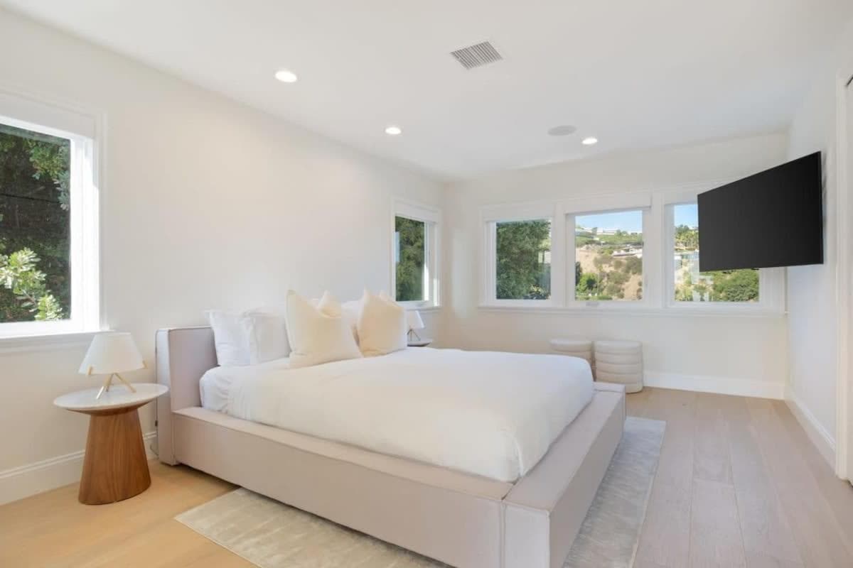 Photograph supplied for Balmain Manor by Stay Awhile Villas