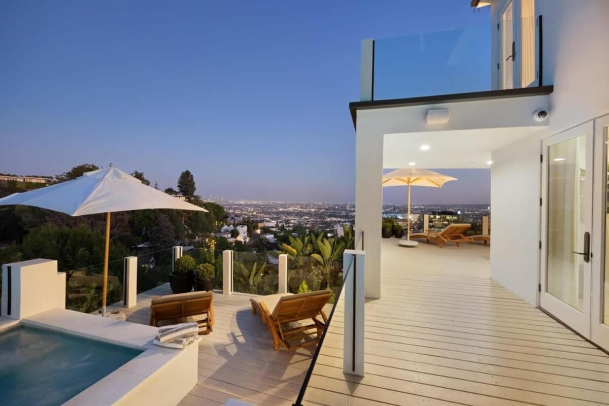 Photograph supplied for Balmain Manor by Stay Awhile Villas
