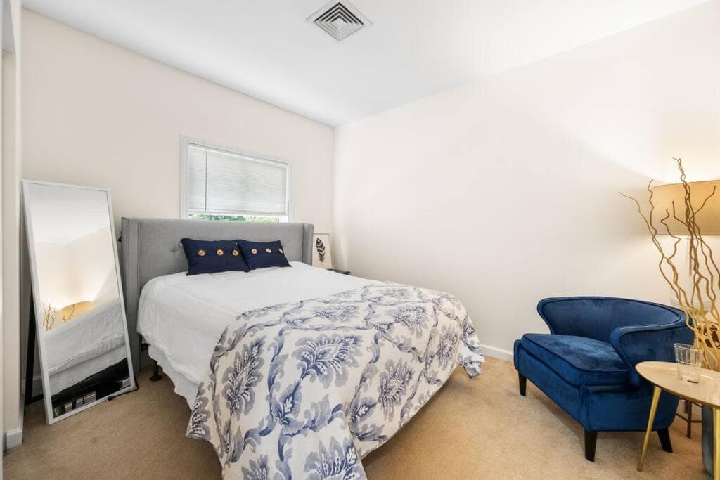 Photograph supplied for Cozy 2Bd Near Fenway Walk to Train & free Parking