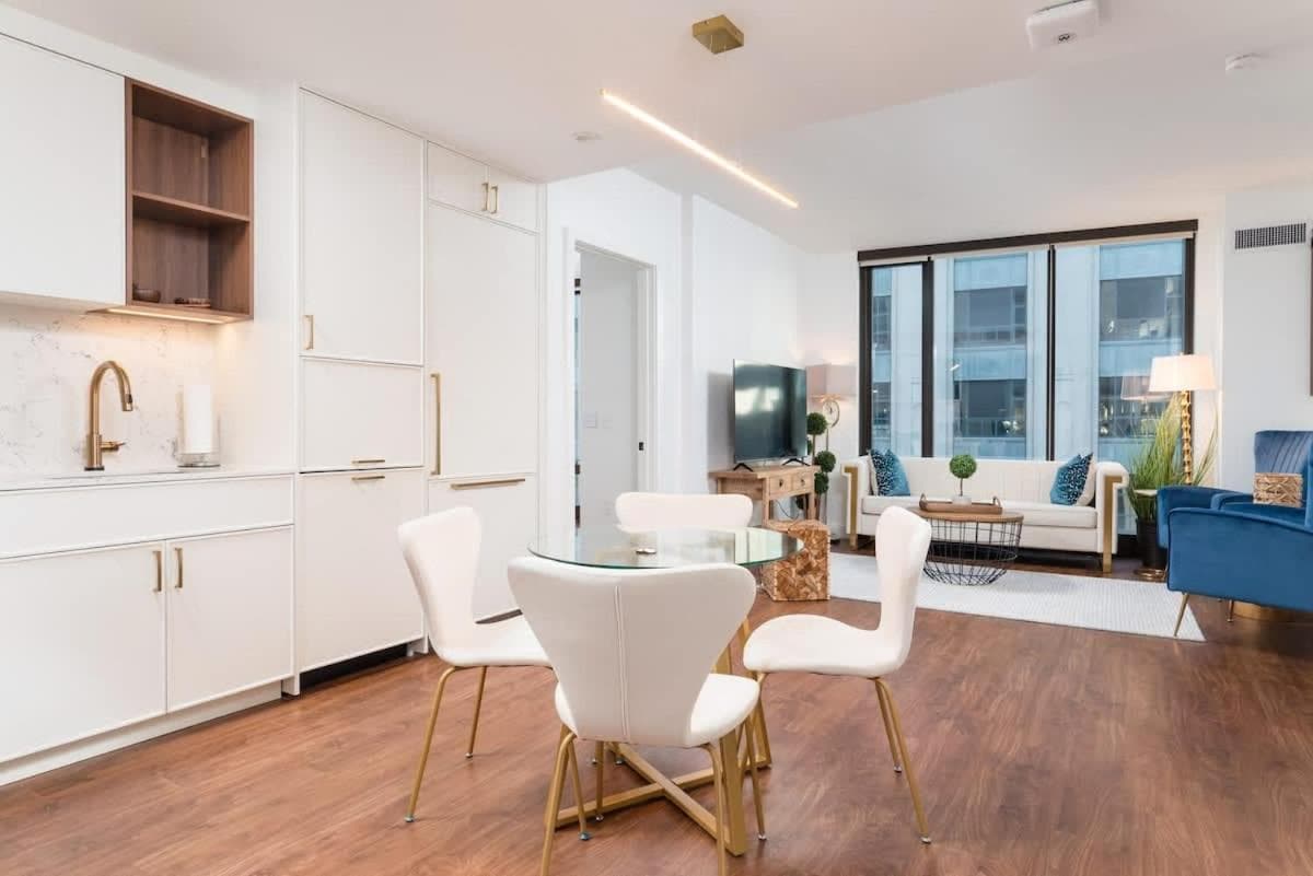 Photograph supplied for Back-Bay Upscale Central Condo Bos Common Downtown