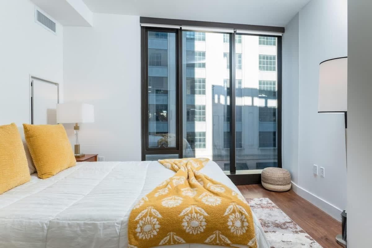 Photograph supplied for Back-Bay Upscale Central Condo Bos Common Downtown