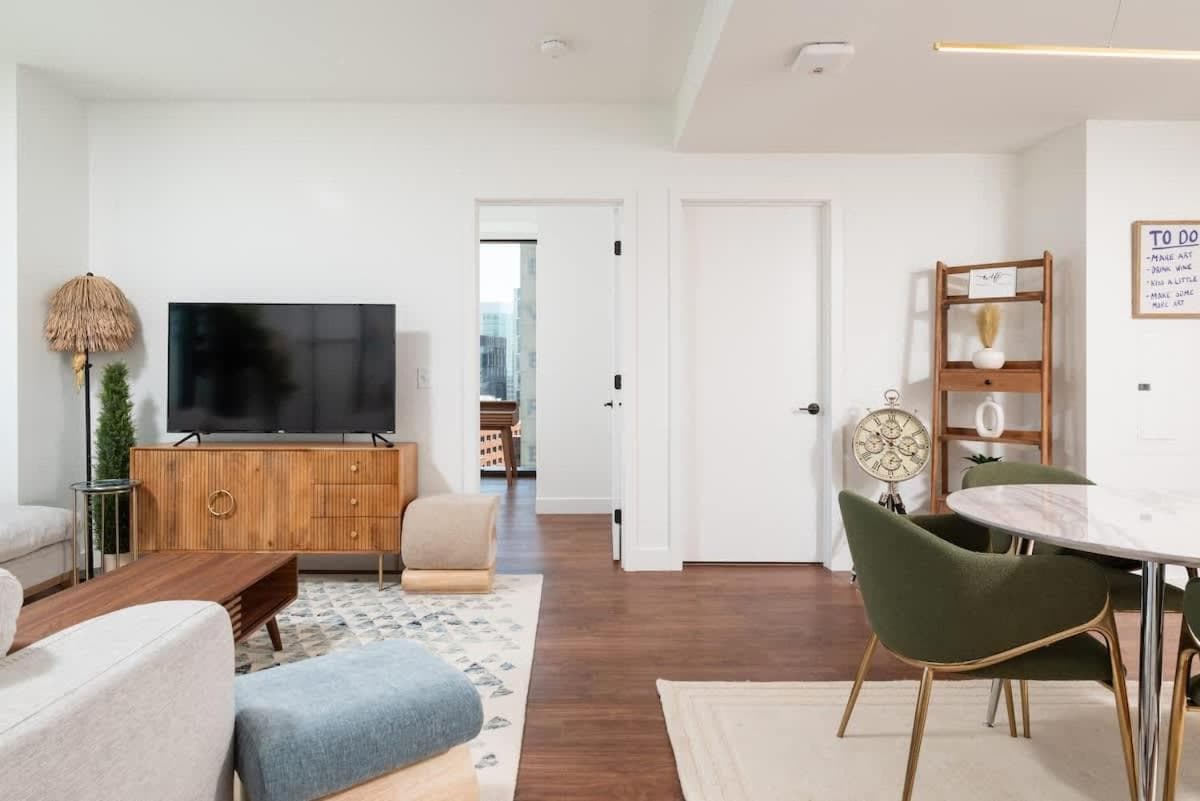 Photograph supplied for Back-Bay Upscale Central Penthouse W Roof-top