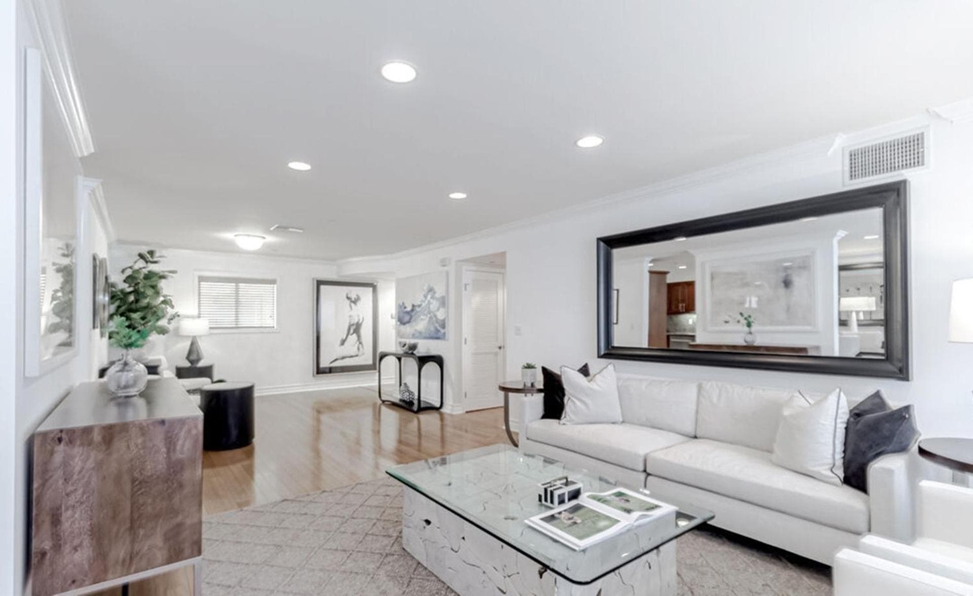 Photograph supplied for Chic 3-bedroom West Hollywood Retreat
