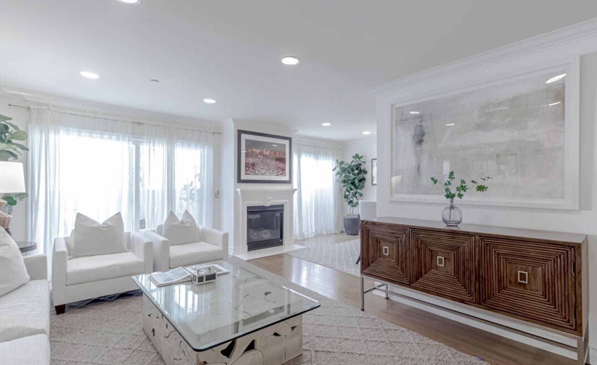 Photograph supplied for Chic 3-bedroom West Hollywood Retreat