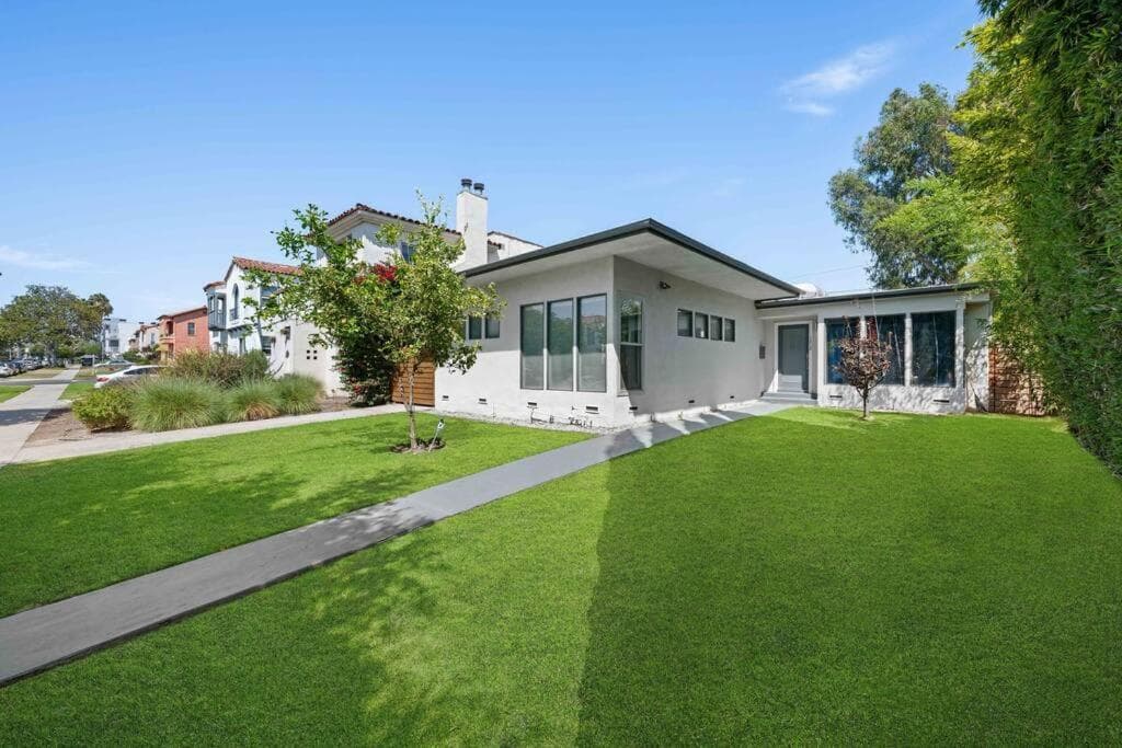 Photograph supplied for Spacious 4BR House Open Floor Plan with Backyard