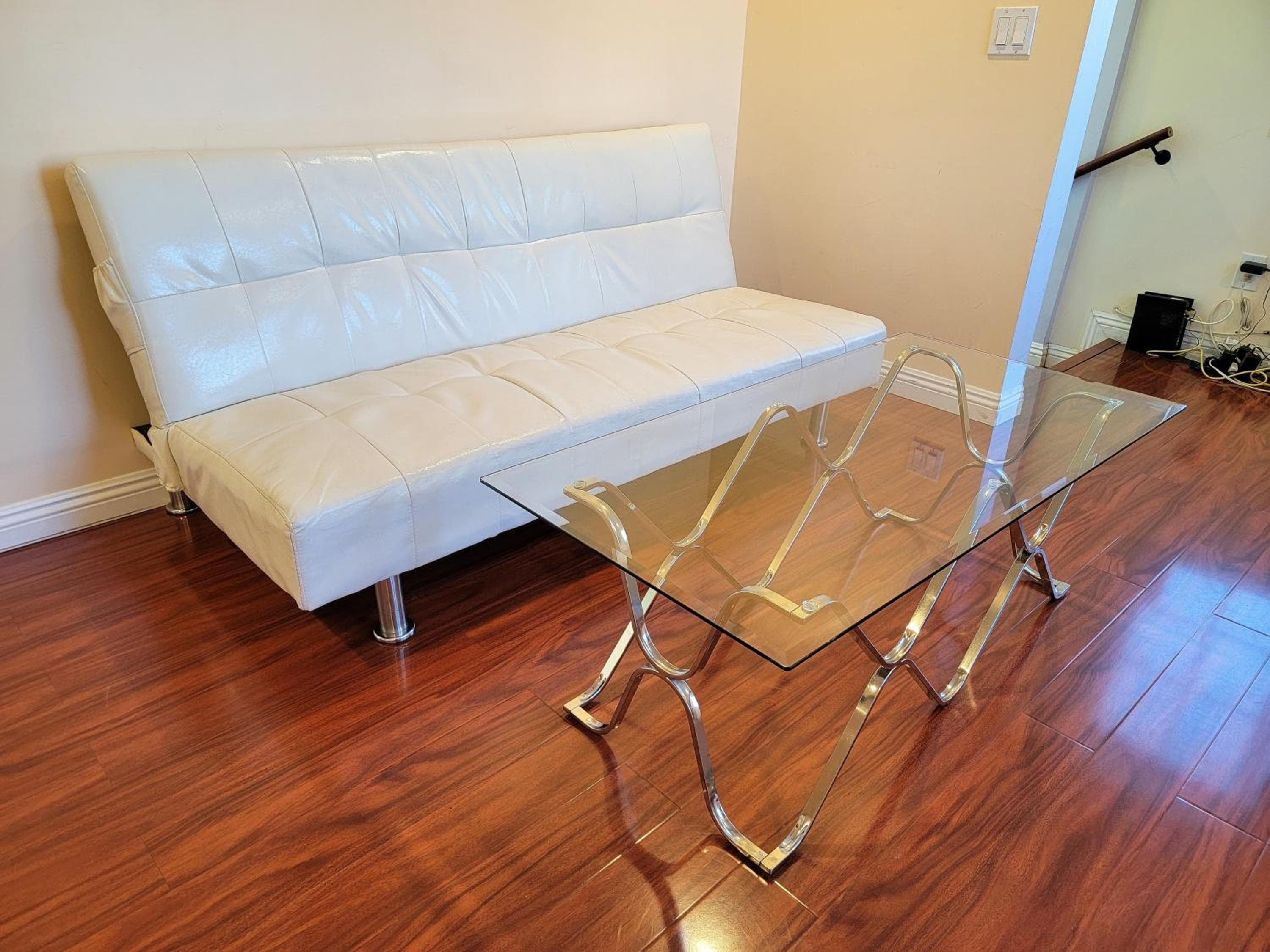 Photograph supplied for 3 bedroom apartment near MrC with patio area 5 minutes to Rodeo Drive