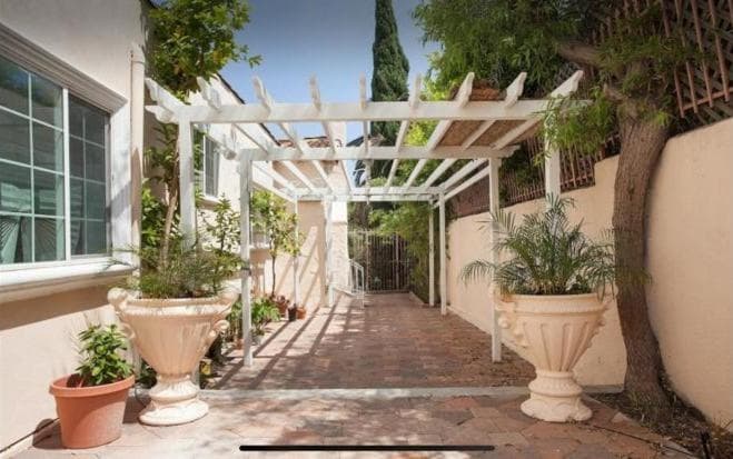 Photograph supplied for 3 bedroom apartment near MrC with patio area 5 minutes to Rodeo Drive