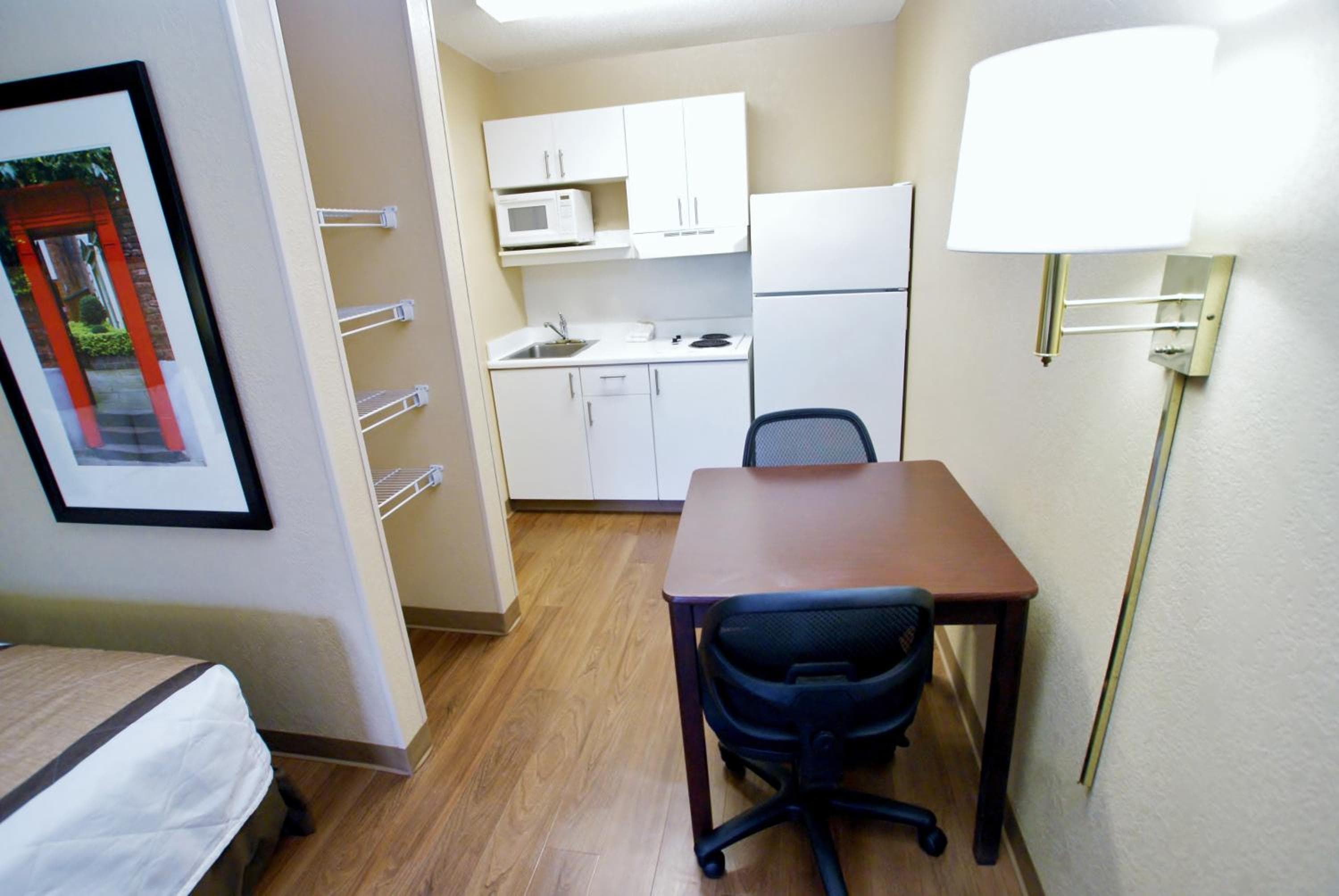 Photograph supplied for Extended Stay America Select Suites - Durham - University