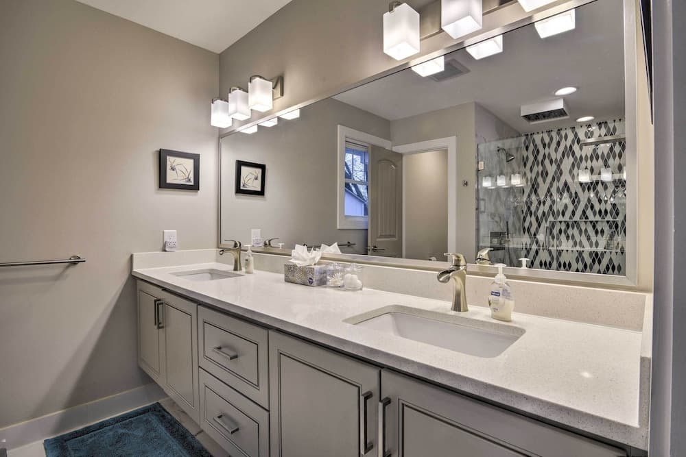 Photograph supplied for Chic, Central Downtown Duplex ~ 1 Mile to Duke!