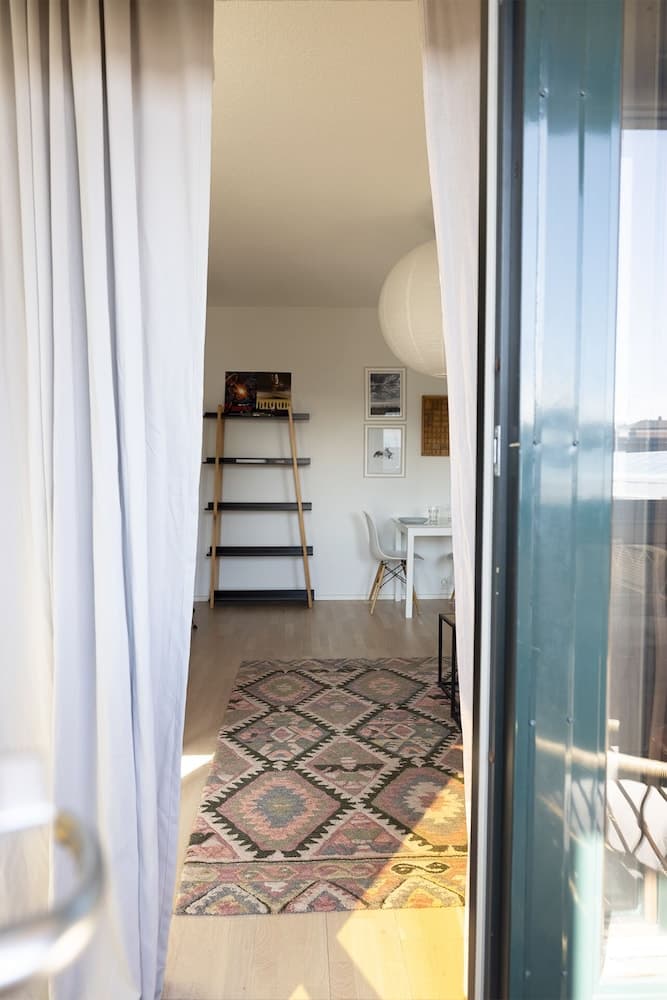 Photograph supplied for 2ndhomes Bright 42m2 1BR Home w Balcony