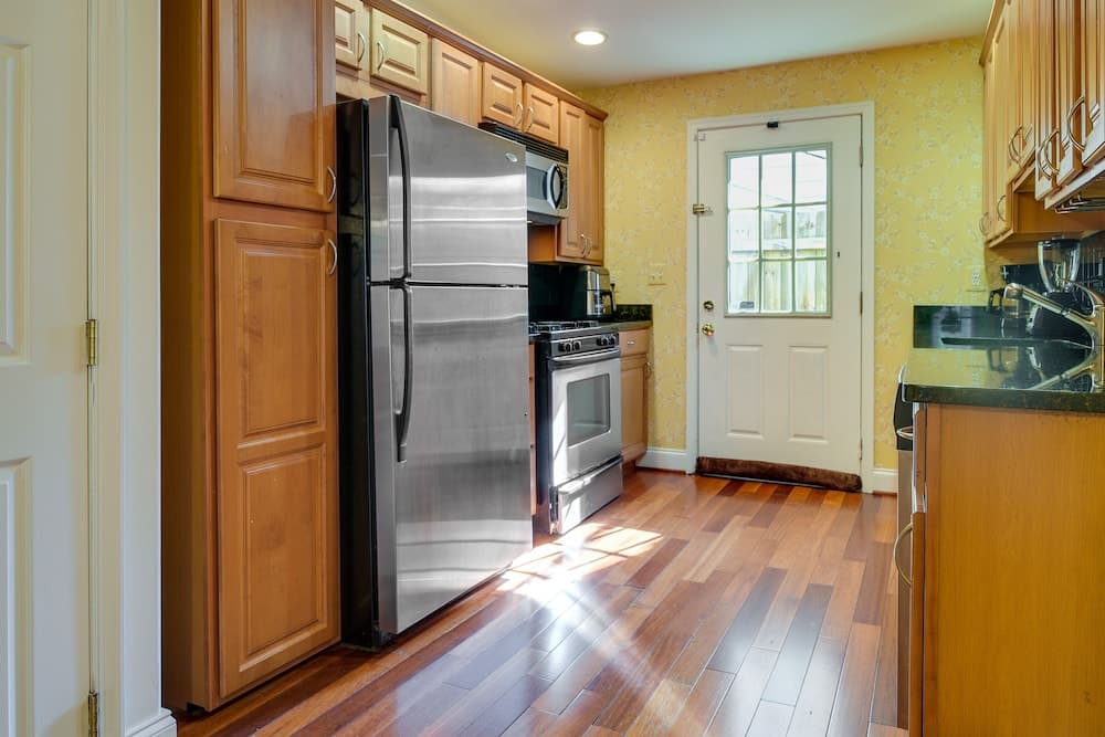 Photograph supplied for 1 Mi to to M&T Bank Stadium: Home w/ Rooftop Patio