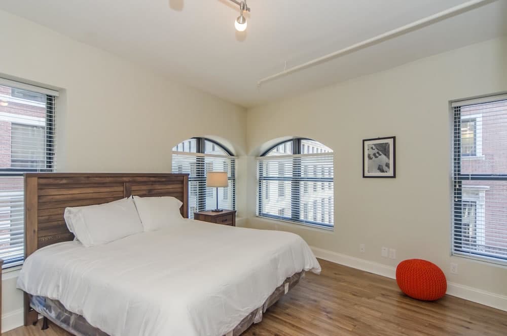 Photograph supplied for BOS002 2 Bedroom Apartment By Senstay