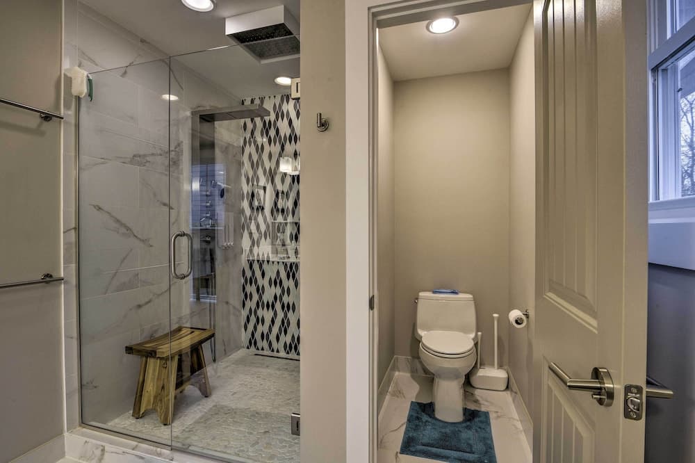 Photograph supplied for Chic, Central Downtown Duplex ~ 1 Mile to Duke!