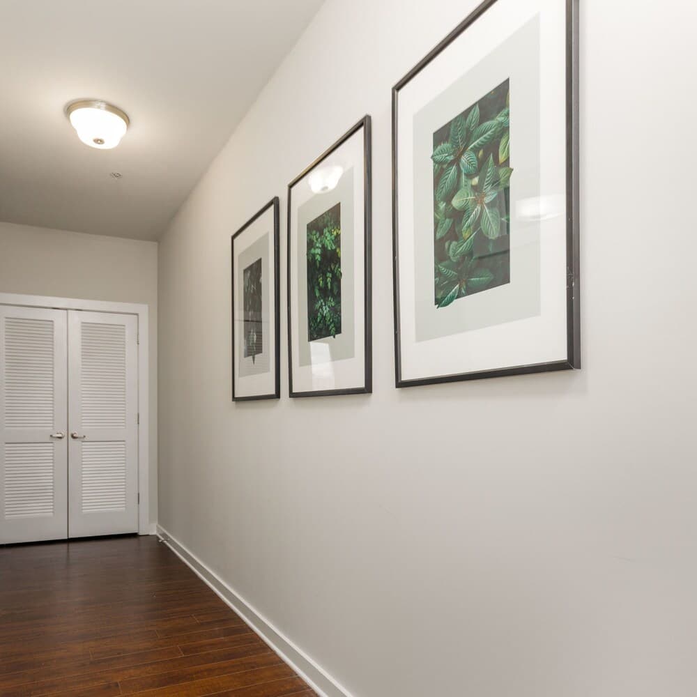 Photograph supplied for Cozysuites Music Row Spacious 2BR Free Parking 55