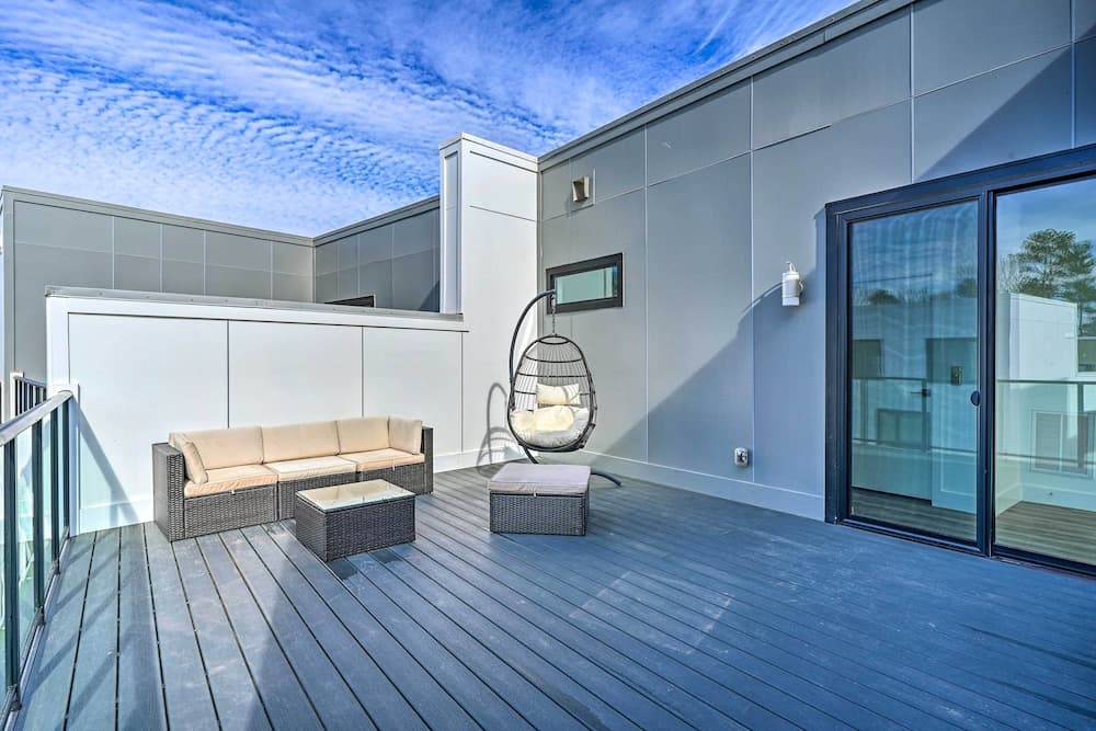 Photograph supplied for Spacious & Modern Townhome 6 Mi to Duke!