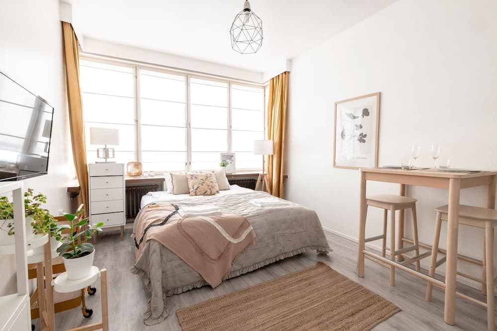 Photograph supplied for 2ndhomes Modern Studio in the Center