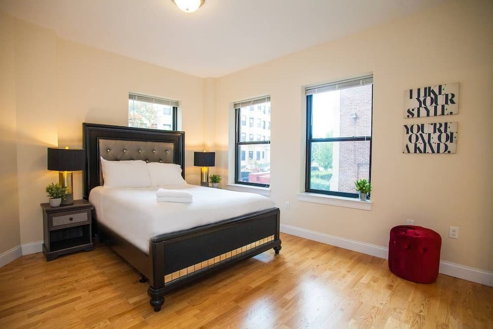 Photograph supplied for NEW 4 Bed 2 Full Bath Condo Near Back Bay