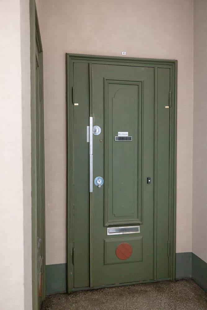 Photograph supplied for 2ndhomes Beautiful & Modern 1BR Home with Central Location