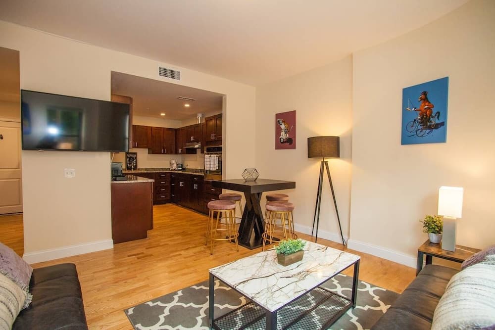 Photograph supplied for NEW 4 Bed 2 Full Bath Condo Near Back Bay