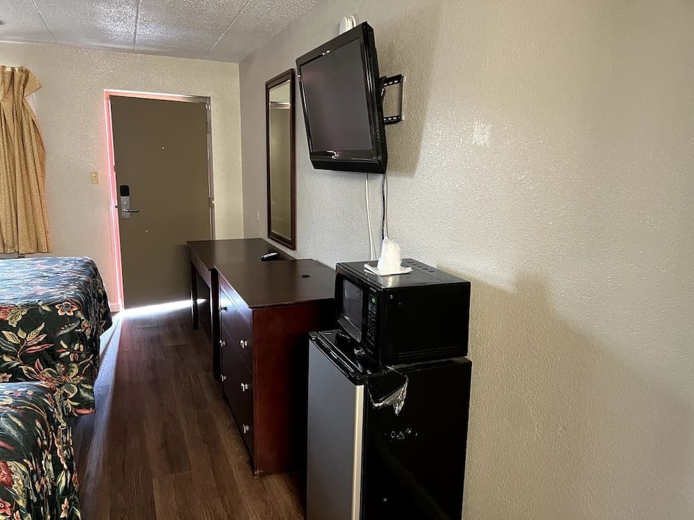 Photograph supplied for Budget Plaza Motel