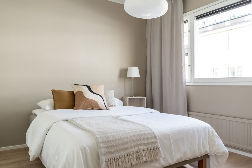 Photograph supplied for Fully renovated 3br apartment with sauna