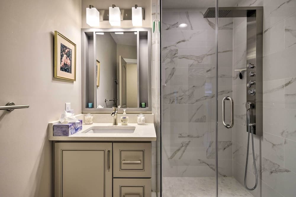 Photograph supplied for Chic, Central Downtown Duplex ~ 1 Mile to Duke!